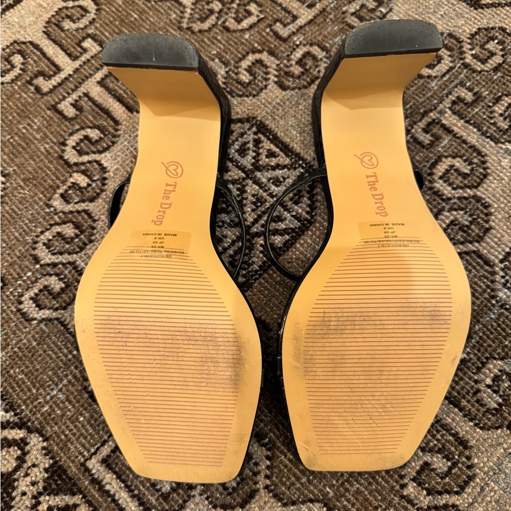 The Drop Avery Sandal - Picture 5 of 5